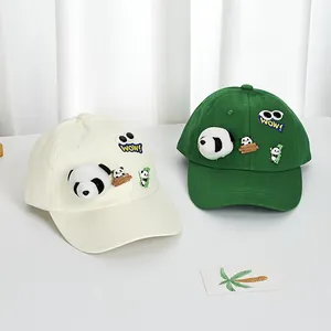 Cappellini da baseball panda per bambini in crema e verde bosco con peluche 3D e ricami