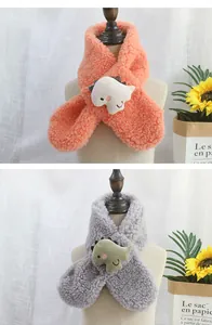 Détails d'écharpes pour enfants en laine d'agneau avec patchs dinosaures 3D mignons