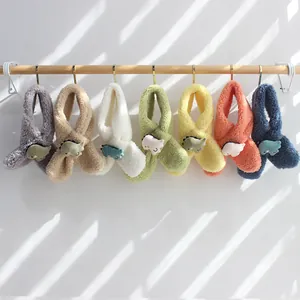 Écharpes en peluche pour enfants avec dinosaure mignon en plusieurs coloris vifs