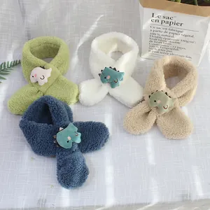 Écharpe enfant en laine d'agneau avec figurines de dinosaures en peluche multicolores