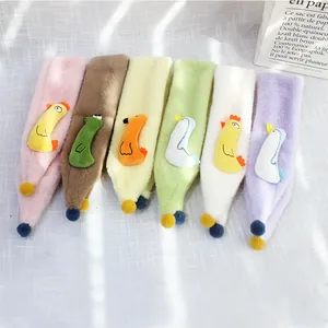 Écharpe en Peluche de Dessin Animé pour Enfants Cache-cou Chaud d'Hiver en Fausse Fourrure de Lapin avec Pompon pour Garçons Filles Tout-petits