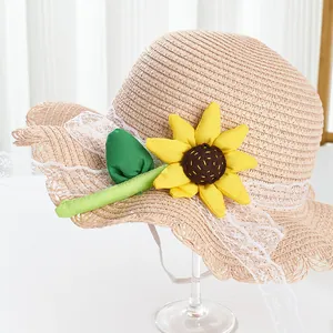 Sommer Strohhut mit großer Sonnenblume, Wellenrand und Spitzenbändern für Damen Strand