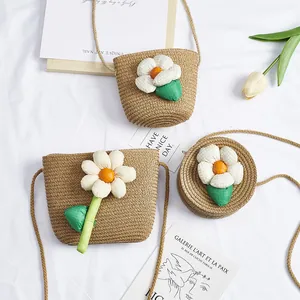 Driedelige set strooien tassen voor meisjes met 3D-bloemen en schouderbanden van henneptouw