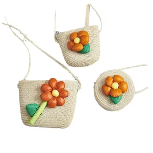 Schattige strooien schoudertas voor meisjes met oranje bloemen voor de zomervakantie