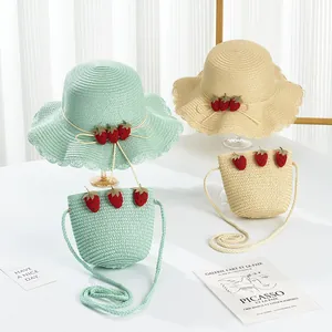 Ensemble chapeau de paille et sac assorti pour filles avec décor fraise pour la plage