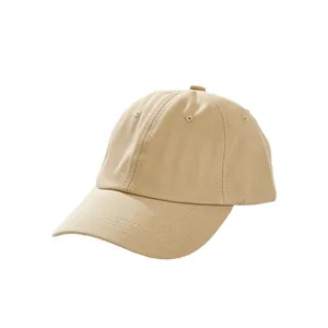 Klassische beige Kinder-Baseballkappe aus Baumwolle mit Sechs-Panel-Struktur und Luftlöchern