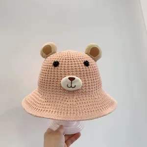 Chapeau de soleil en tricot rose pour bébé avec oreilles d'ours et visage brodé