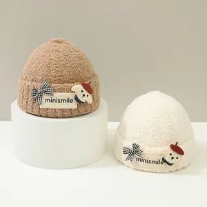 Graziosi berretti in peluche a forma di fungo per autunno inverno in marrone e crema