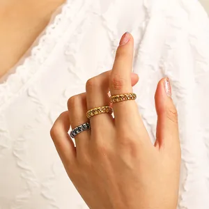 Anillo de Acero de Titanio con Relieve de Calavera Gótica Vintage Estilo Punk Hip Hop Anillo de Banda con Patrón de Calavera 3D Joyería para Mujer Regalo de Fiesta