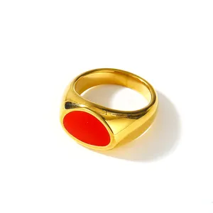 Franse stijl gouden titanium stalen ring met ovale rode emaille inleg voor vrouwen