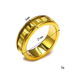 Minimalistische gouden roestvrijstalen ring met industrieel geometrisch ontwerp