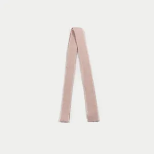 Sciarpa sottile rosa in maglia di lana mista con morbida trama a coste e stile minimalista