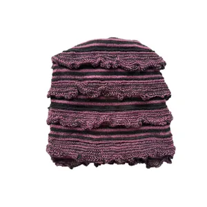 Bonnet en laine rayé style Y2K avec bordures en dentelle violette pour femme