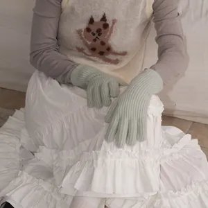 Guanti in maglia verde menta in misto lana di coniglio con polsini a costine