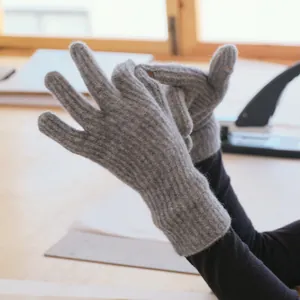 Guanti in maglia di misto lana di coniglio grigia per donna con dita touch screen