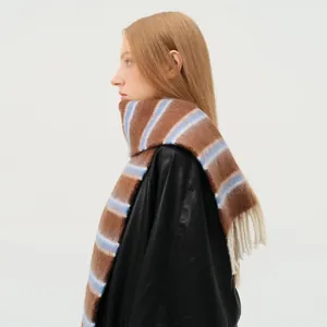 Écharpe d'hiver en laine mélangée à rayures avec des glands bleus et marron