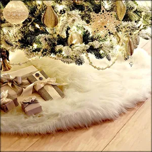 Plush white faux fur Christmas tree skirt 78cm for elegant holiday home floor decoration