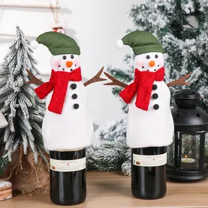 Copribottiglie di vino a forma di pupazzo di neve con sciarpe rosse per decorazioni natalizie