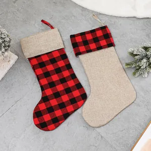 Lot de deux chaussettes de Noël de 22 pouces en motif écossais, jute et broderie flocon