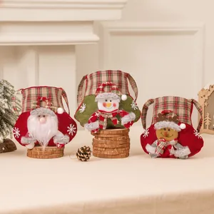Weihnachtsgeschenktüte Kleine Tragetasche Filzstoff Weihnachtsmann Schneemann Rentier 3D Cartoon Karo Griff Weihnachtsfeier Deko