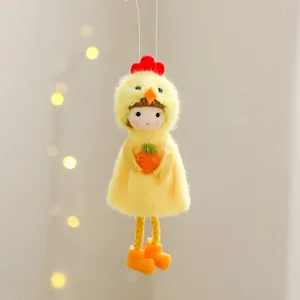 Pendentif poussin de Pâques en peluche avec carotte pour décoration festive de la maison