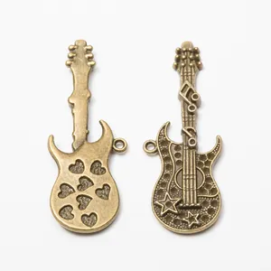 Ciondoli vintage a chitarra in bronzo con motivi a cuore e nota per gioielli DIY