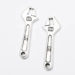 Colgantes de llave inglesa en aleación de plata retro para creación de joyas DIY