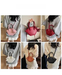 Collage de sacs bandoulière en six couleurs montrant des options de style polyvalentes