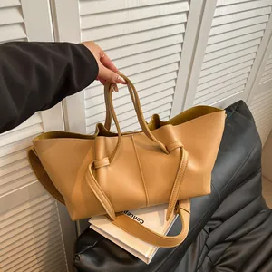 Sac Fourre-tout Femme Grande Capacité en Cuir PU Minimaliste Décoration de Nœud Sac à Bandoulière Commuter Décontracté