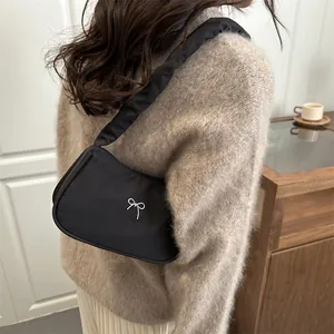 Sac Sous le Bras en Nylon Mode pour Femmes Avec Poignée Froncée Décor Nœud Argenté Petit Sac à Main Décontracté Couleur Unie Épaule