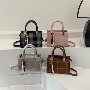 Retro Gesteppte Rauten Handtasche Für Damen Urban Style Quadratische Umhängetasche Mit Perlenanhänger PU Leder Schultertasche Täglich