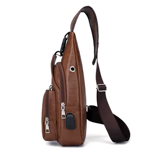 Sac de poitrine en similicuir marron avec port de charge USB et prise casque pour homme