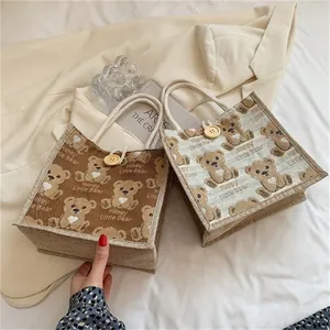 Japanische Leinentaschen mit Bärenmotiv in Braun und Beige mit Seilgriffen