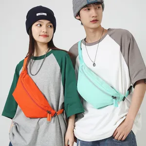 Minimalistische sommerliche Crossbody-Tasche in Orange und Minzgrün aus Nylon-Gewebe