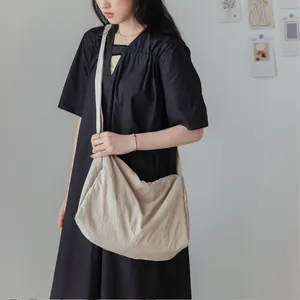 Sac Bandoulière en Nylon Plissé Grande Capacité pour Femme Style Minimaliste Japonais Couleur Unie Sac à Épaule Hobo Messenger