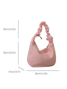 Sac à main plissé rose de style japonais avec dimensions et anse de 32 cm