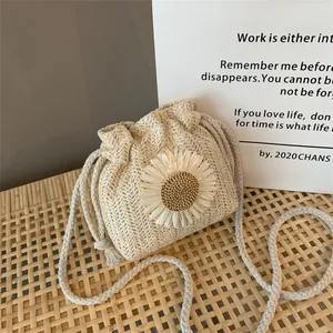Women Straw Woven Bucket Bag With Daisy Flower Decoration Drawstring Crossbody Bag Summer Beach Vacation Pastoral Style Purse