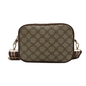 Ρετρό τσάντα χιαστί με καφέ σχέδιο τριφυλλιού και φαρδύ ριγέ λουράκι ώμου