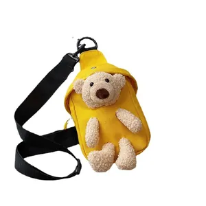 Grazioso borsello giallo in tela con orsetto di peluche 3D e tracolla nera