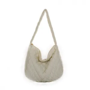 Borsa a tracolla trapuntata color crema con grande capacità e chiusura a cerniera