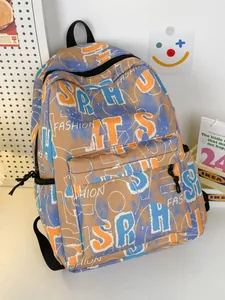 Mochila de gran capacidad con estampado de grafiti y modernos patrones collage