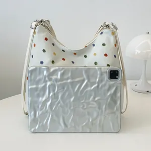 Sommer-Canvas-Dackeltasche mit bunten Punkten und silbernem Metallring-Trageriemen