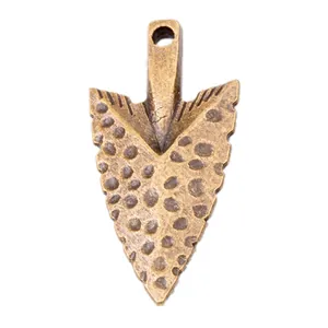 Colgante de punta de flecha de aleación de zinc bronce vintage para joyería DIY