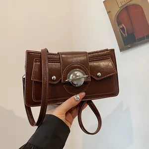 Petit Sac à Épaule Carré en Cuir PU Vintage pour Femmes avec Boucle en Métal Planète Sac Bandoulière Sac à Main Sous l'Aisselle Mode Quotidien