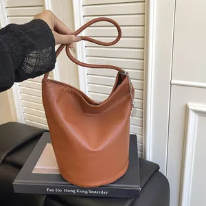 Minimalist Pebble Grain PU Leather Bucket Bag For Women Summer Fashion Shoulder Bag Commuting Chain Handbag Crossbody Bag