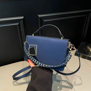 Fashion PU Leather Small Square Bag For Women Modern Minimalist Shoulder Crossbody Bag With Metal Chain And Geometric Buckle