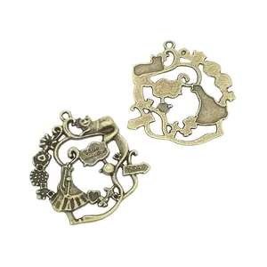Ciondoli Alice nel Paese delle Meraviglie in bronzo vintage per creazione di gioielli