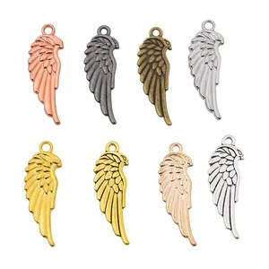Set mit 8 Vintage Flügel-Anhängern in verschiedenen Metallfarben für DIY-Schmuckherstellung