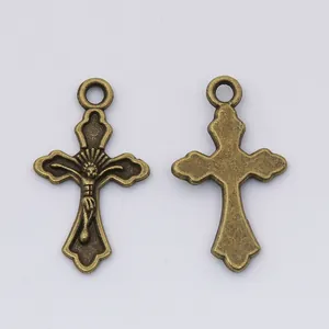 Colgantes de crucifijo de aleación de zinc y bronce vintage para joyería con relieve y aro