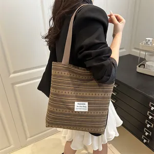 Grand sac cabas en toile à rayures pour femme avec étiquette mode, style décontracté chic
